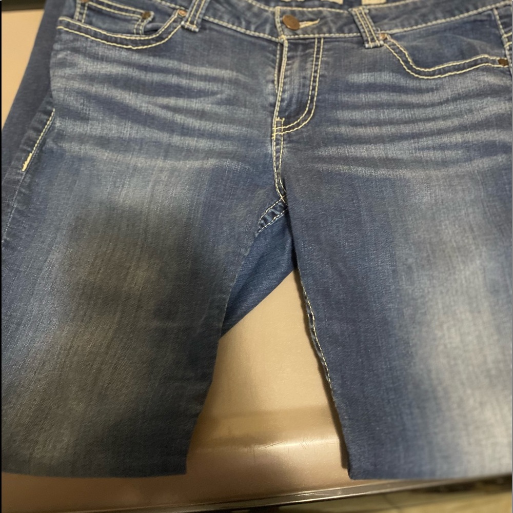 Women’s size 30 BKE skinny jeans